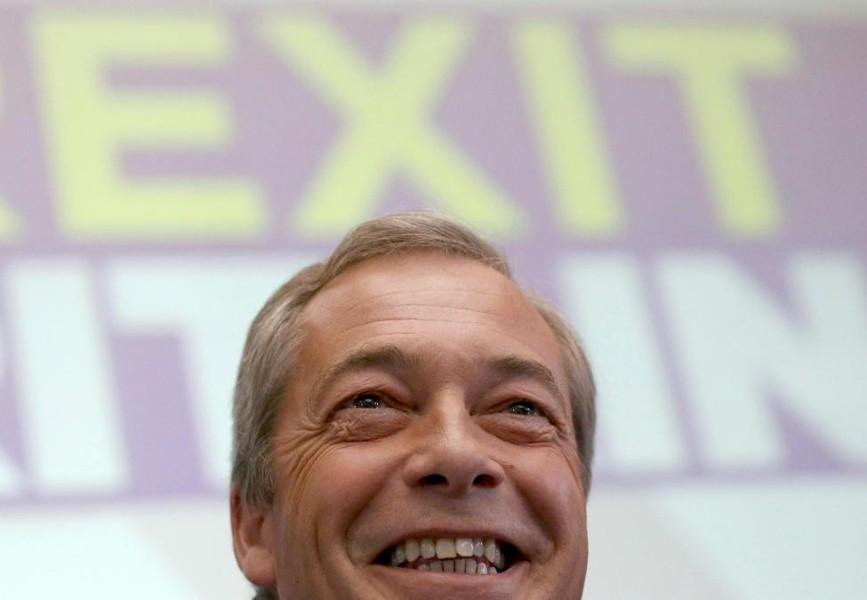  Thủ lĩnh ủng hộ Brexit Nigel Farage quyết định ra đi vì đã hoàn thành nhiệm vụ chính trị của mình sau khi tổ chức thành công chiến dịch kêu gọi người dân bỏ phiếu rời EU. Ông phát biểu trong cuộc họp báo ở trung tâm London hôm 4/7.